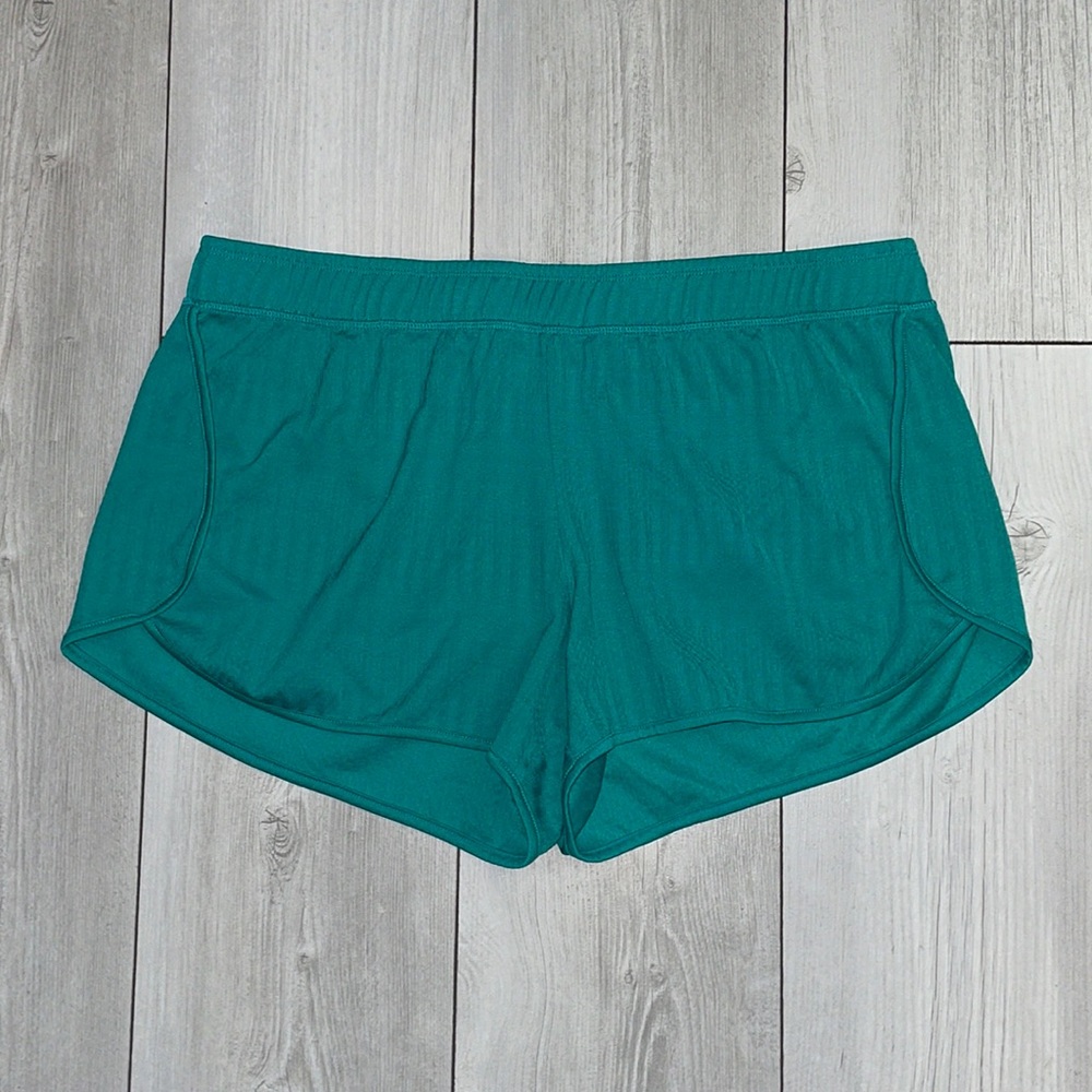 Athletic works XL (16-18) dark green patterned women’s athletic shorts